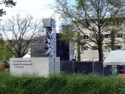 Stage at the Duivendaal street, viewed from the Costerweg, during the Liberation Day festivities