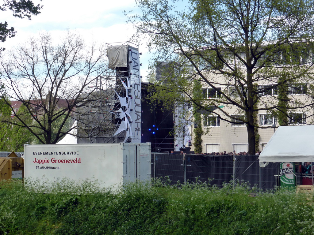 Stage at the Duivendaal street, viewed from the Costerweg, during the Liberation Day festivities