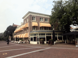 Front of the Hotel de Wereld at the 5 Mei Plein square