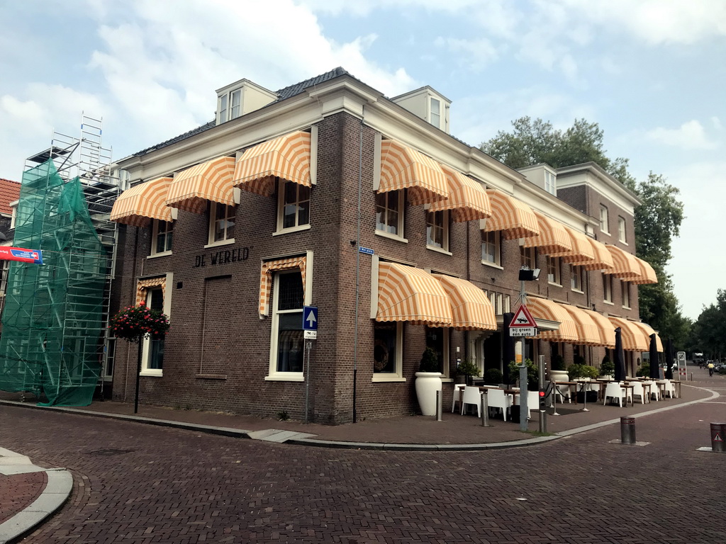 Front of the Hotel de Wereld at the 5 Mei Plein square