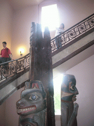 Miaomiao and totem poles in the National Museum of Natural History