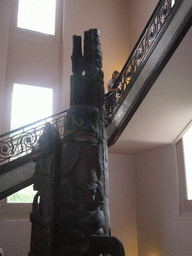 Miaomiao and totem poles in the National Museum of Natural History