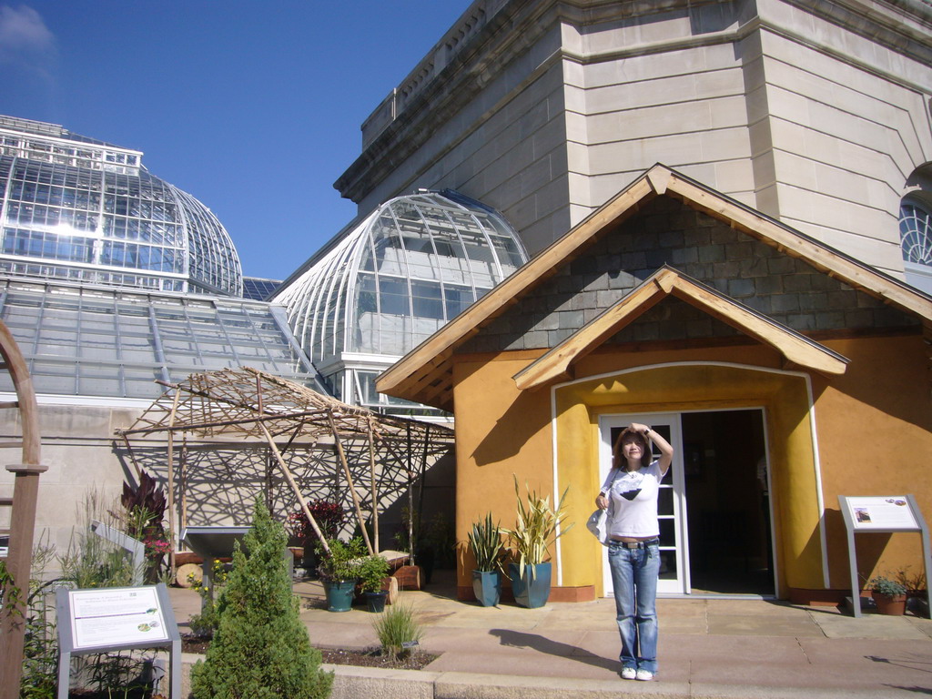 Miaomiao in front of the United States Botanic Garden