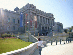 Miaomiao at the Thomas Jefferson Building of the Library of Congress