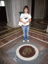 Miaomiao with the zodiac sign of Aquarius, in the Thomas Jefferson Building of the Library of Congress