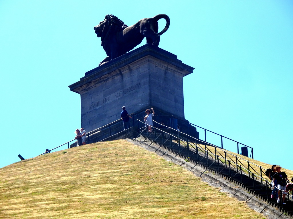 Miaomiao in front of the Lion statue on top of the Lion`s Mound