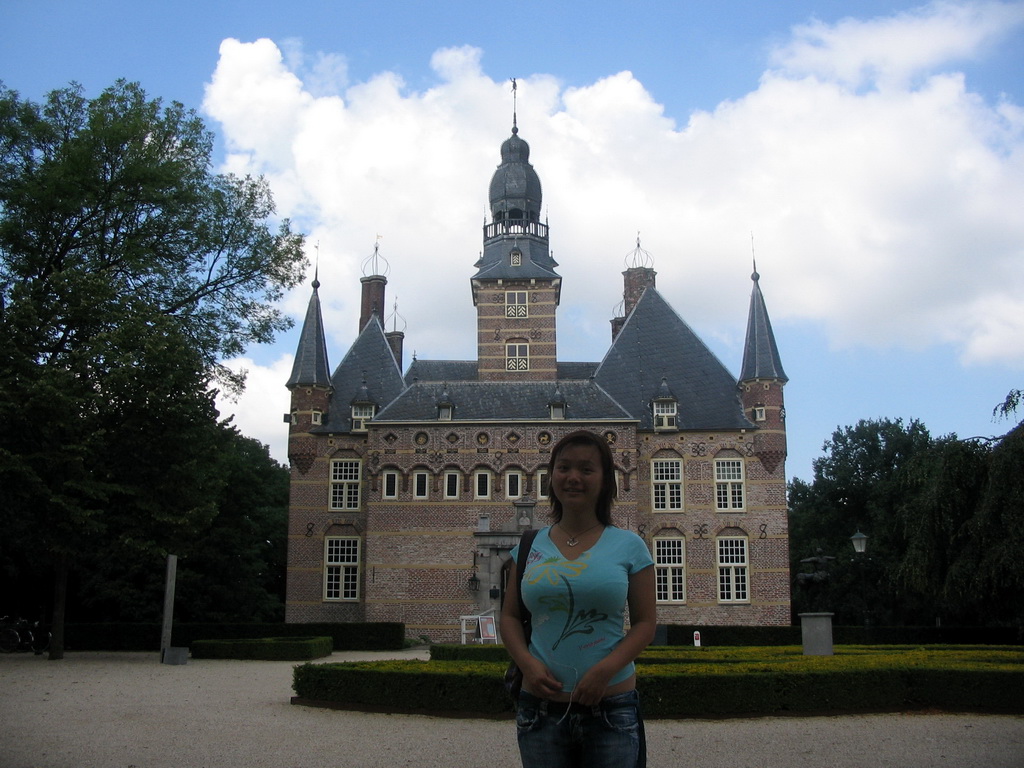 Miaomiao in front of Wijchen Castle