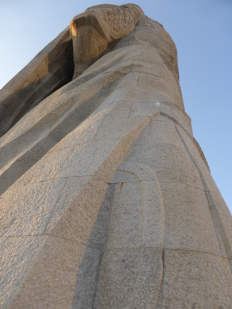 Right side of the large statue of Zheng Chenggong on Fuding Rock at the Haoyue Park at Gulangyu Island