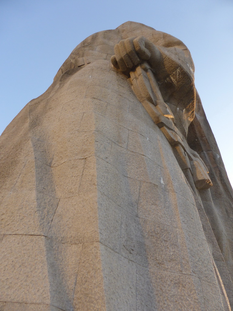 Front left side of the large statue of Zheng Chenggong on Fuding Rock at the Haoyue Park at Gulangyu Island