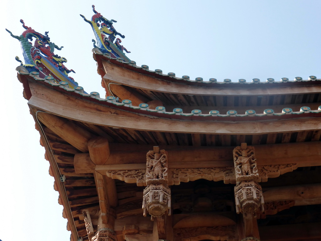 Decorations on the top of the Drum Pavilion of the Nanputuo Temple