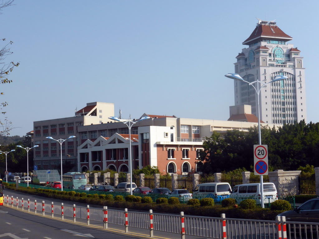 Siming South Road and Xiamen University with its tower