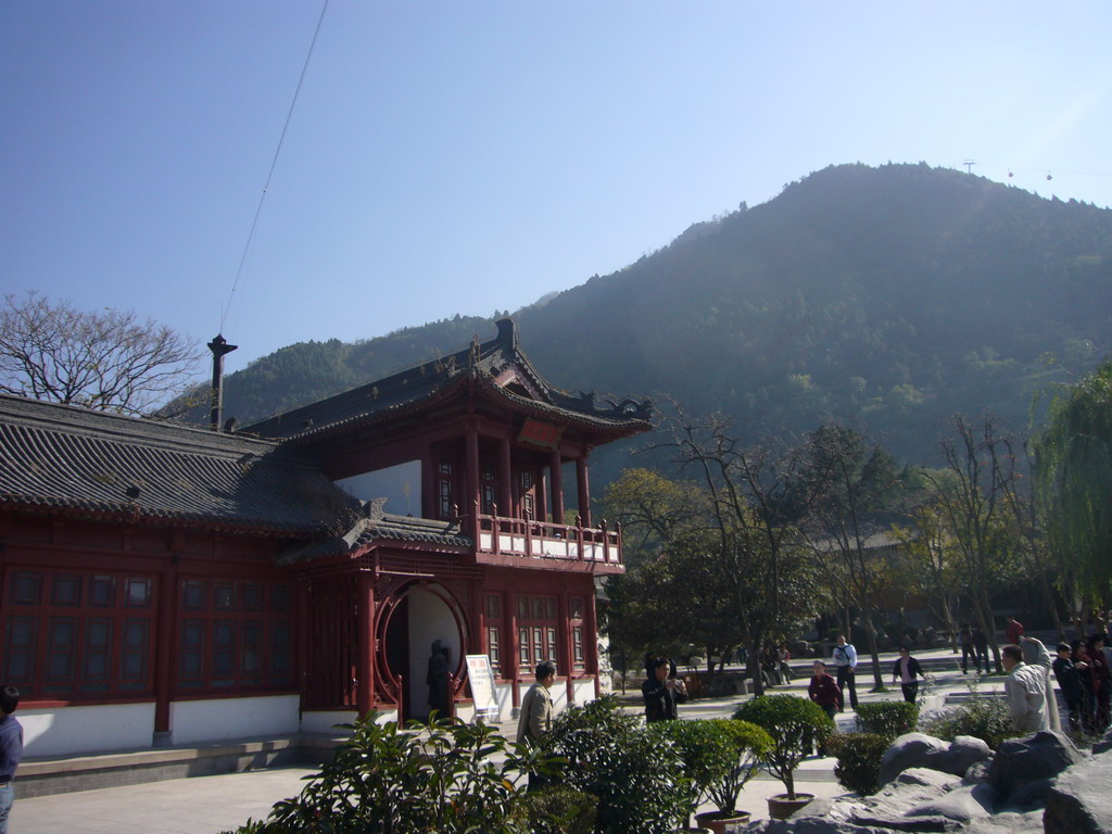 Building at the Huaqing Hot Springs and Mount Li