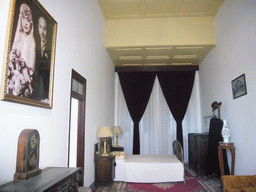 Interior of the room where Empress Dowager Cixi and Emperor Guangxu of Qing stayed at the Five-Room Building, at the Huaqing Hot Springs