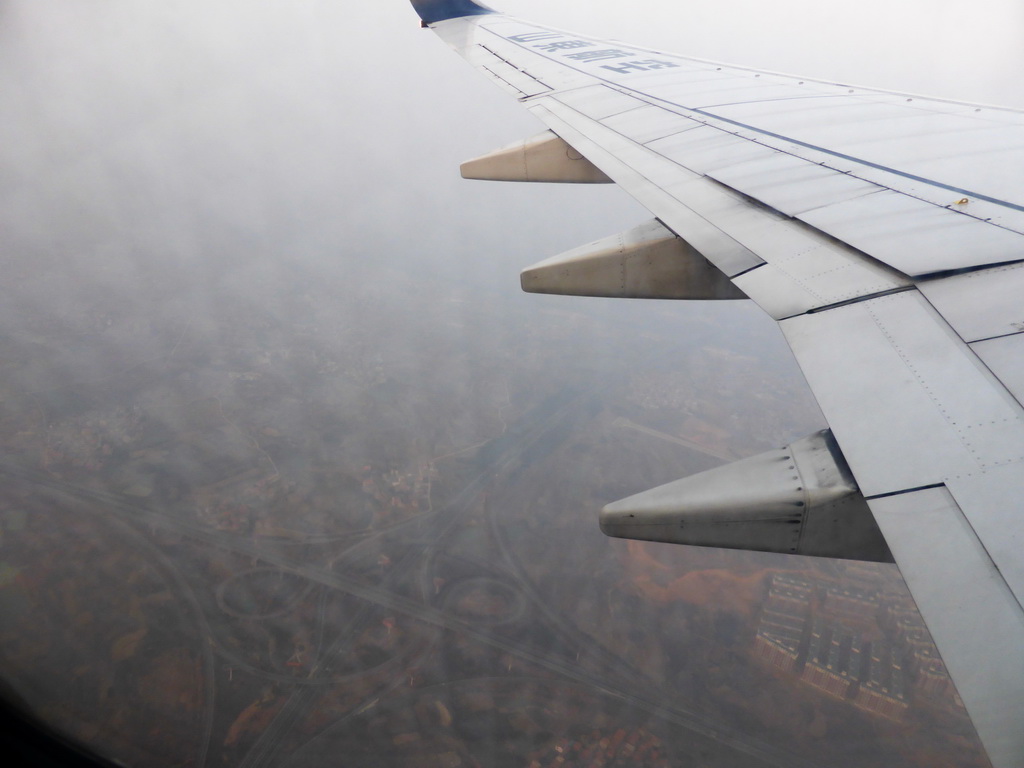 Highway crossing and surroundings to the north of Wuhan, viewed from the airplane from Haikou