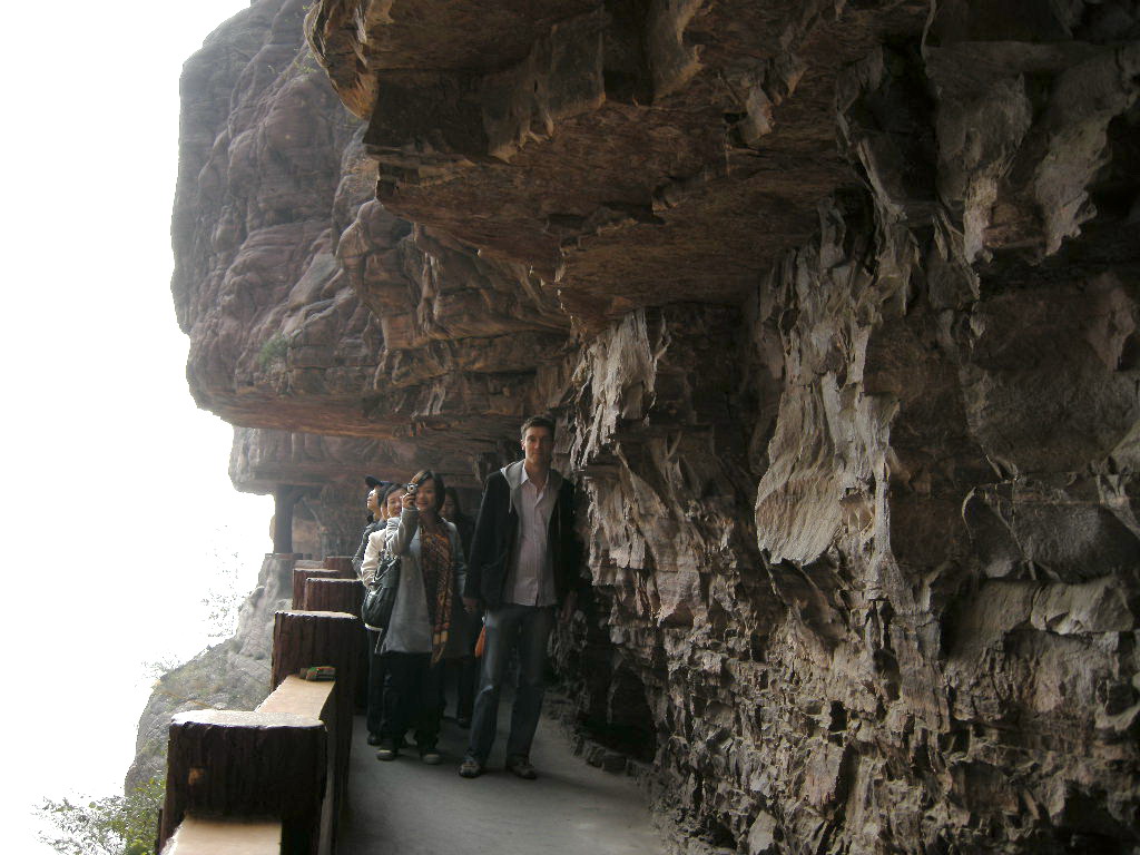 Tim, Miaomiao and her mother at the mountainside path at the Red Stone Gorge at the Mount Yuntaishan Global Geopark
