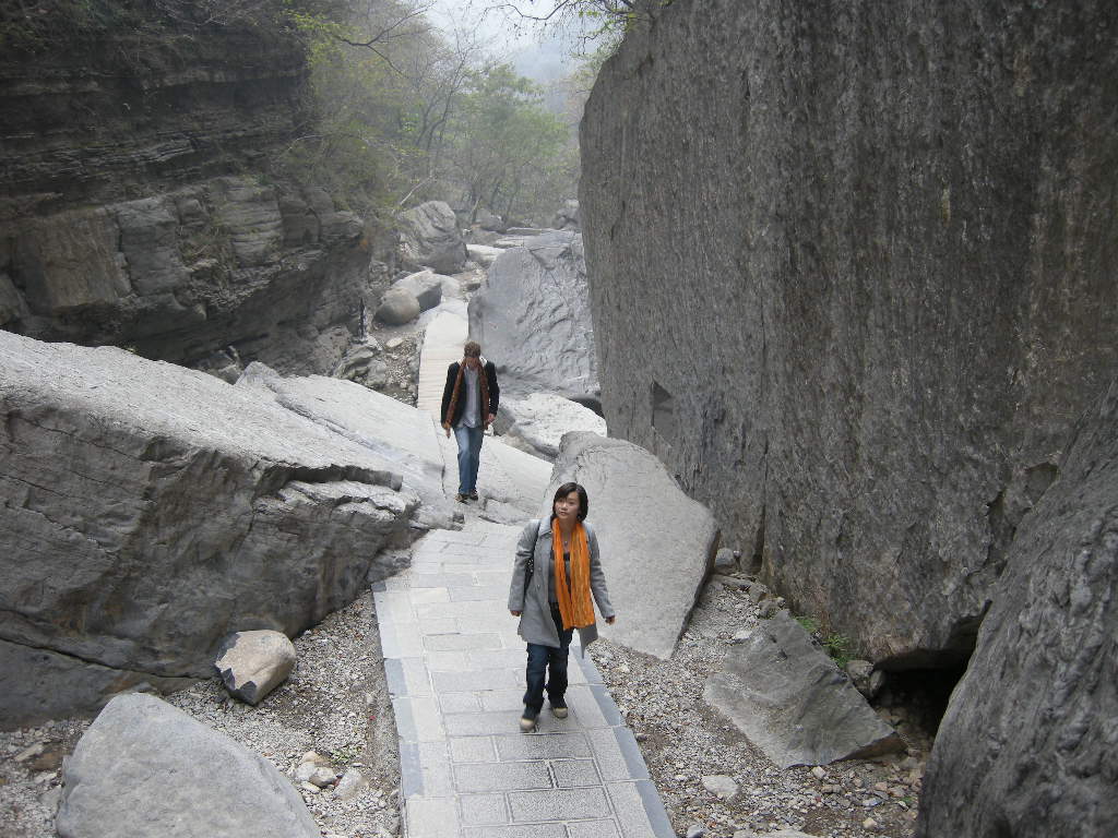 Tim and Miaomiao at the Tanpu Gorge at the Mount Yuntaishan Global Geopark