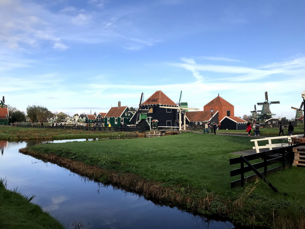 The Cheese Farm Catharina Hoeve and the De Gekroonde Poelenburg, Het Jonge Schaap, De Kat and De Zoeker windmills at the Zaanse Schans neighbourhood