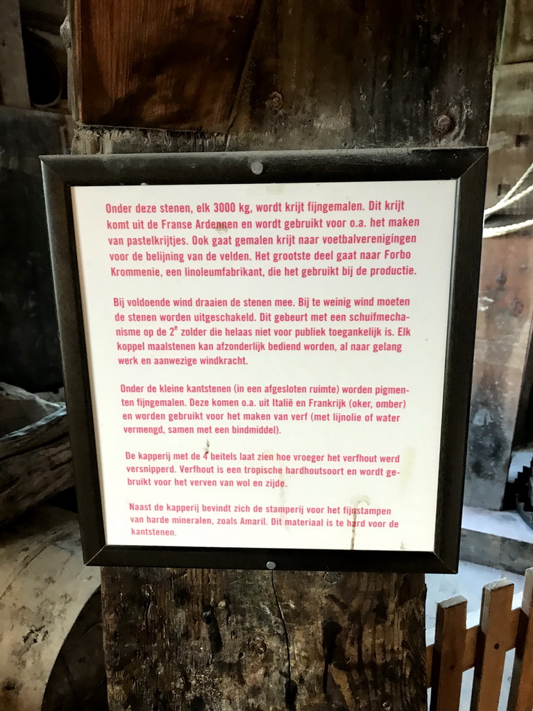 Information on chalk grinding at the ground floor of the De Kat windmill at the Zaanse Schans neighbourhood