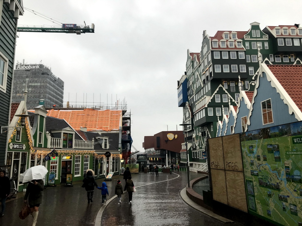 The Stadhuisplein square with the Inntel Hotel, the Tourist Information Office and the Pathé Zaandam cinema