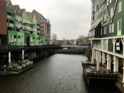 South side of the Gedempte Gracht canal at the Smidspad and Aan de Vaart streets