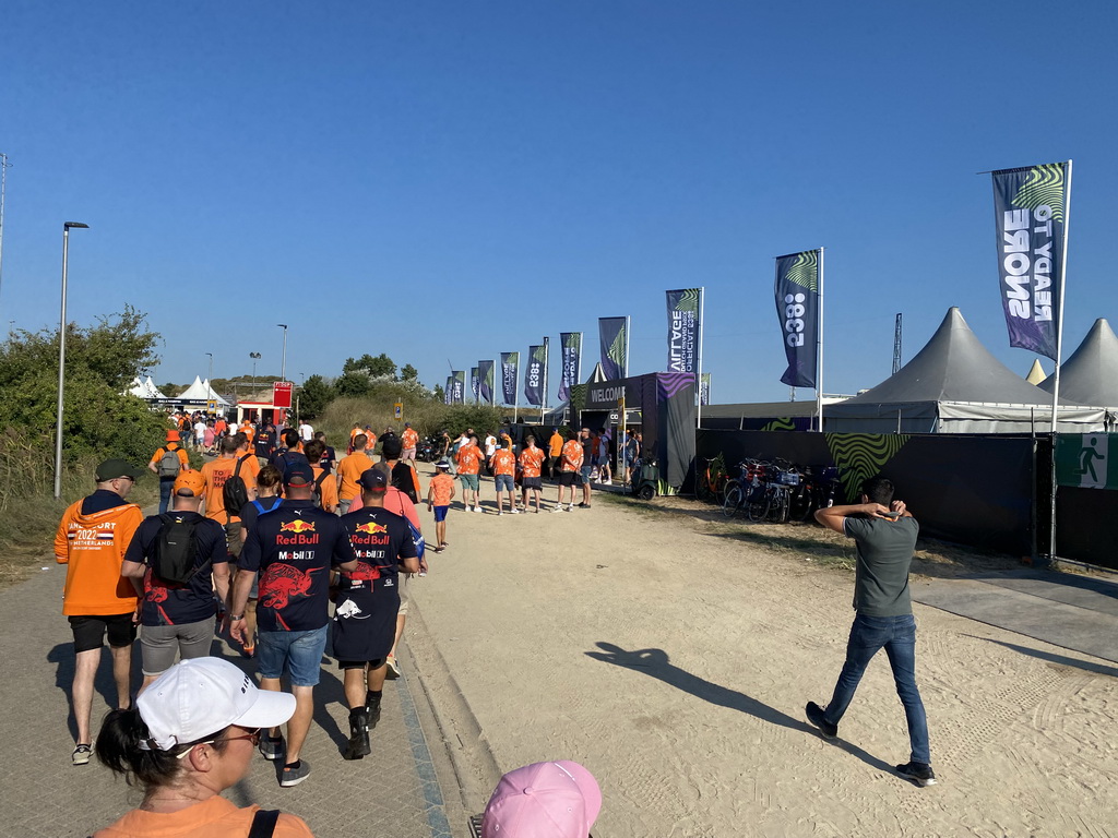Fans walking on the Duintjesveldweg road to Circuit Zandvoort