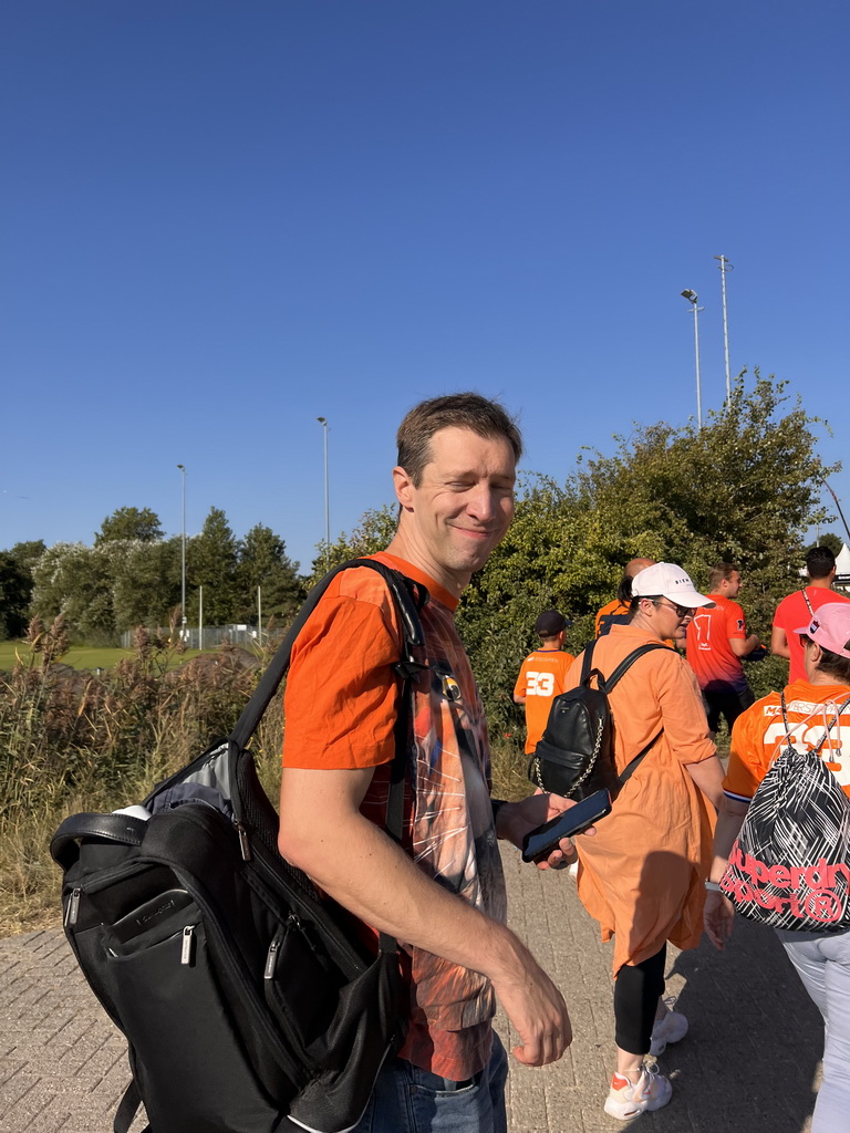 Tim walking on the Duintjesveldweg road to Circuit Zandvoort