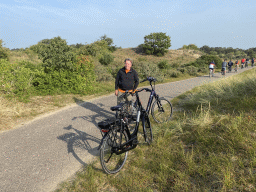 Tim`s friend on the Blinkertweg road through the dunes