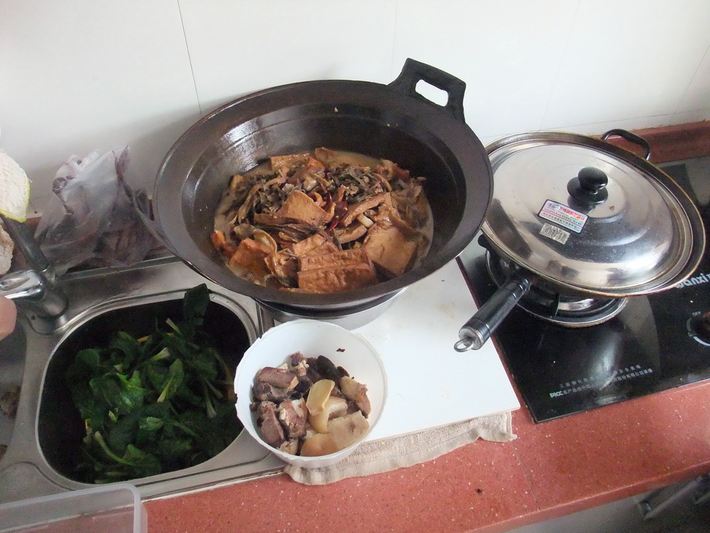 Dinner being prepared at Miaomiao`s grandparents` place