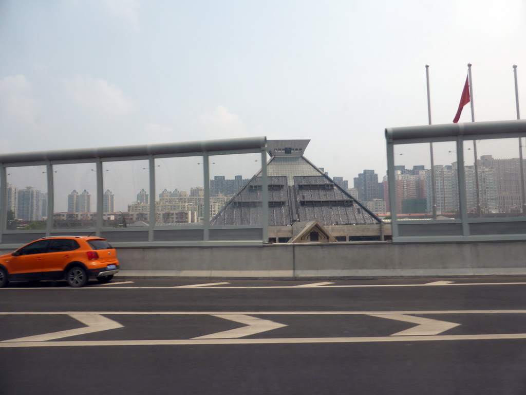 The Henan Museum, viewed from the car on Nongye Road