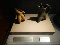 White pottery `Gui` and gray pottery `He`, in the temporary exhibition building of the Henan Museum, with explanation