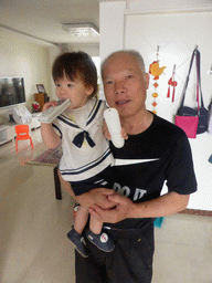 zhengzhou_3_106 - 214 kb - 768x1024 - Max and Miaomiao`s uncle at the apartment of Miaomiao`s uncle and aunt Max and Miaomiao`s uncle at the apartment of Miaomiao`s uncle and aunt