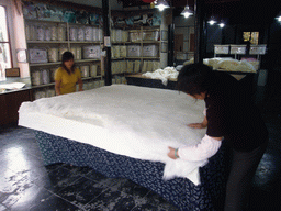 People making blankets at the Zhouzhuang Water Town