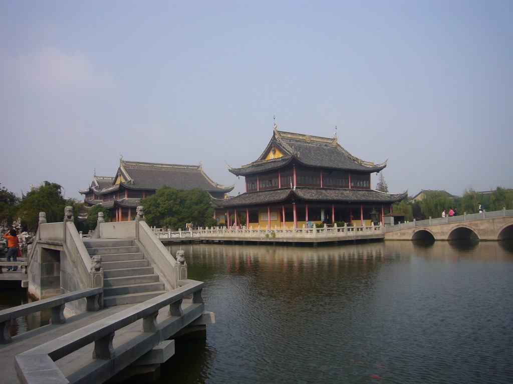 Bridges and pavilions of the Chengxu Temple at the Zhouzhuang Water Town