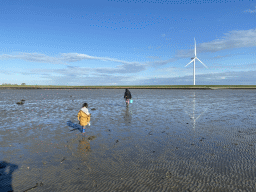 Miaomiao and Max looking for shellfish at the Stille Strand beach