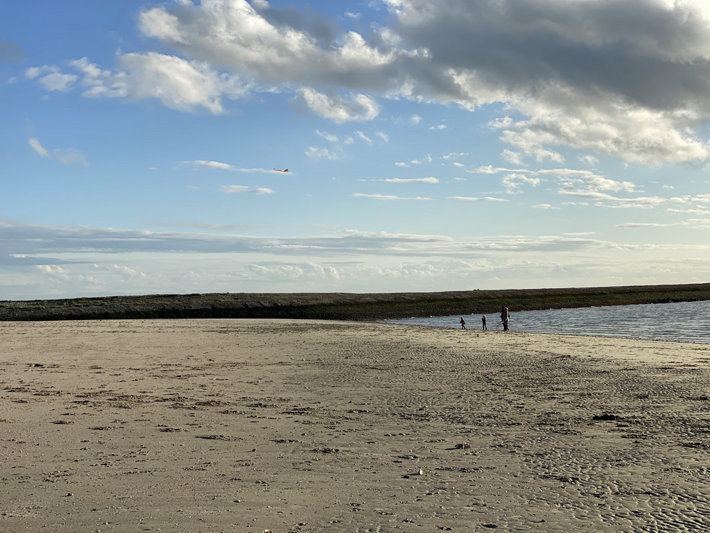 Beach at the Duikplaats Zuidbout and the Zeelandbrug bridge