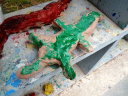 Dinosaur statuette made from clay at the PaleoLab at Dinoland Zwolle